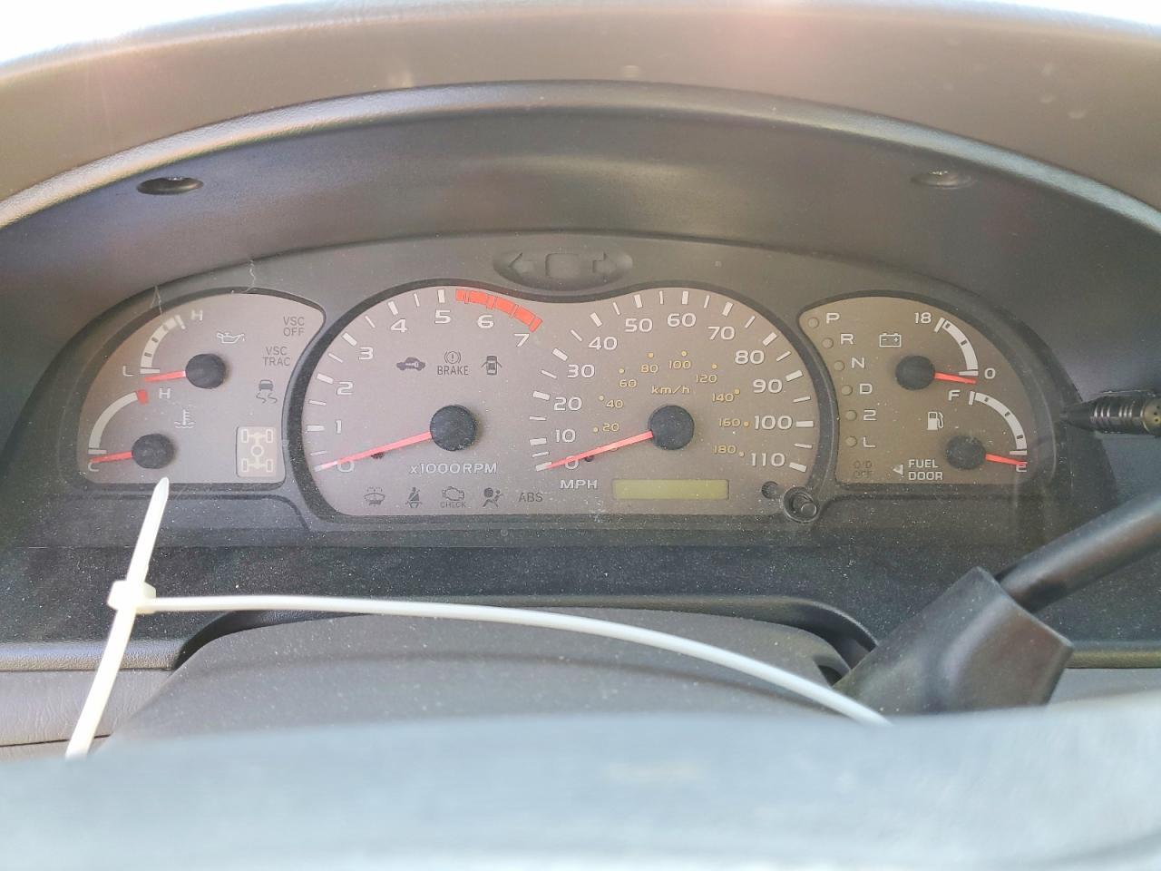 2002 TOYOTA Sequoia