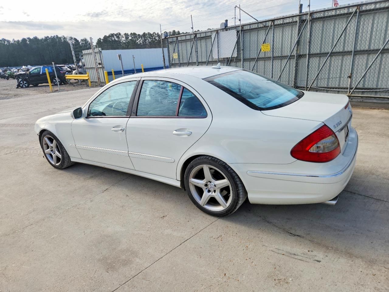 2009 MERCEDES-BENZ E-Class