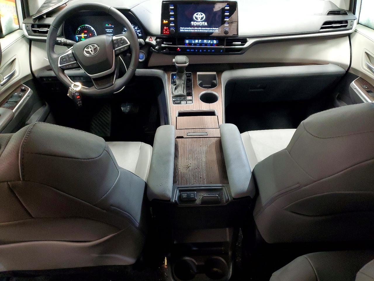 2023 TOYOTA SIENNA