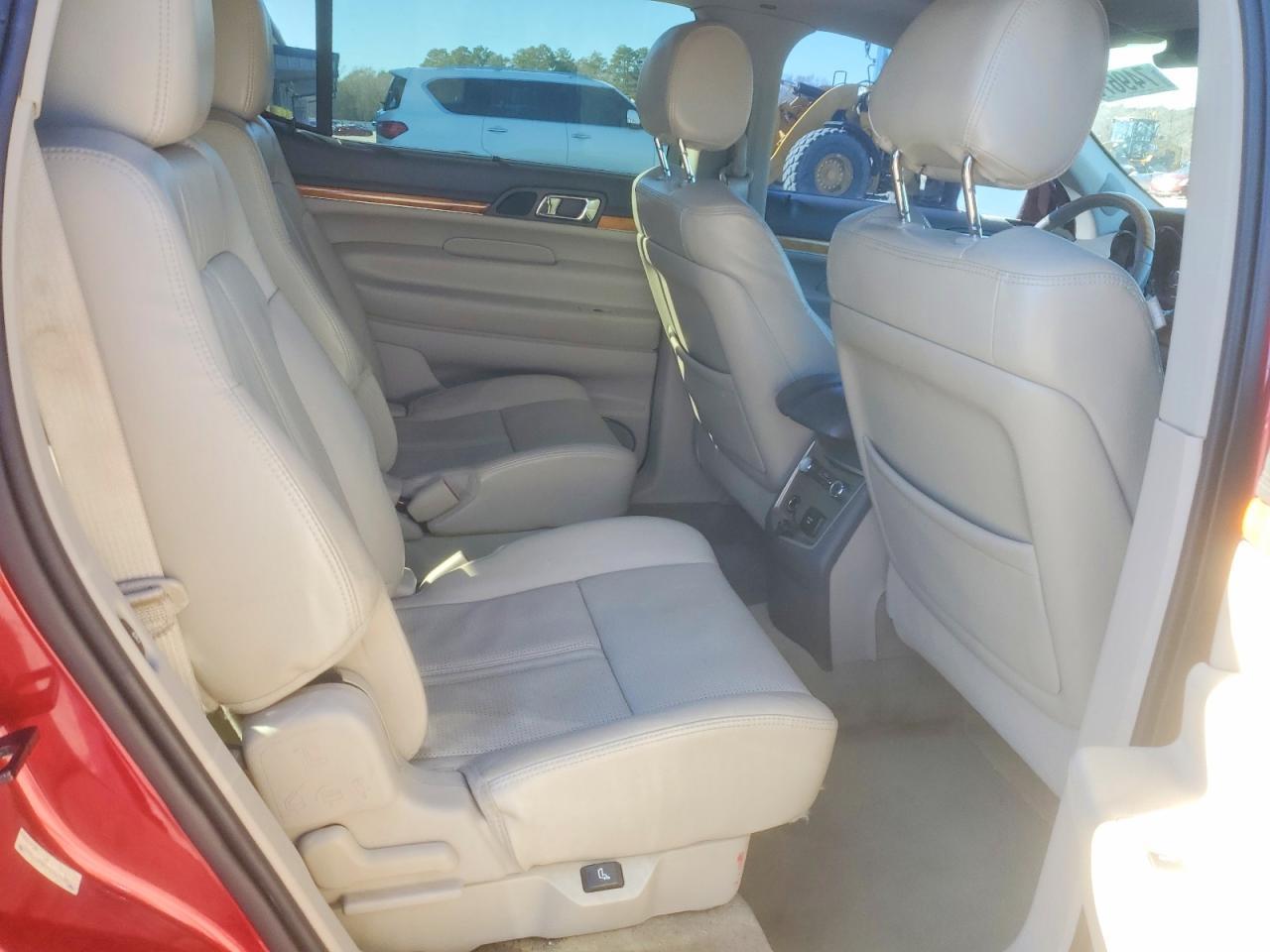 2011 LINCOLN MKT