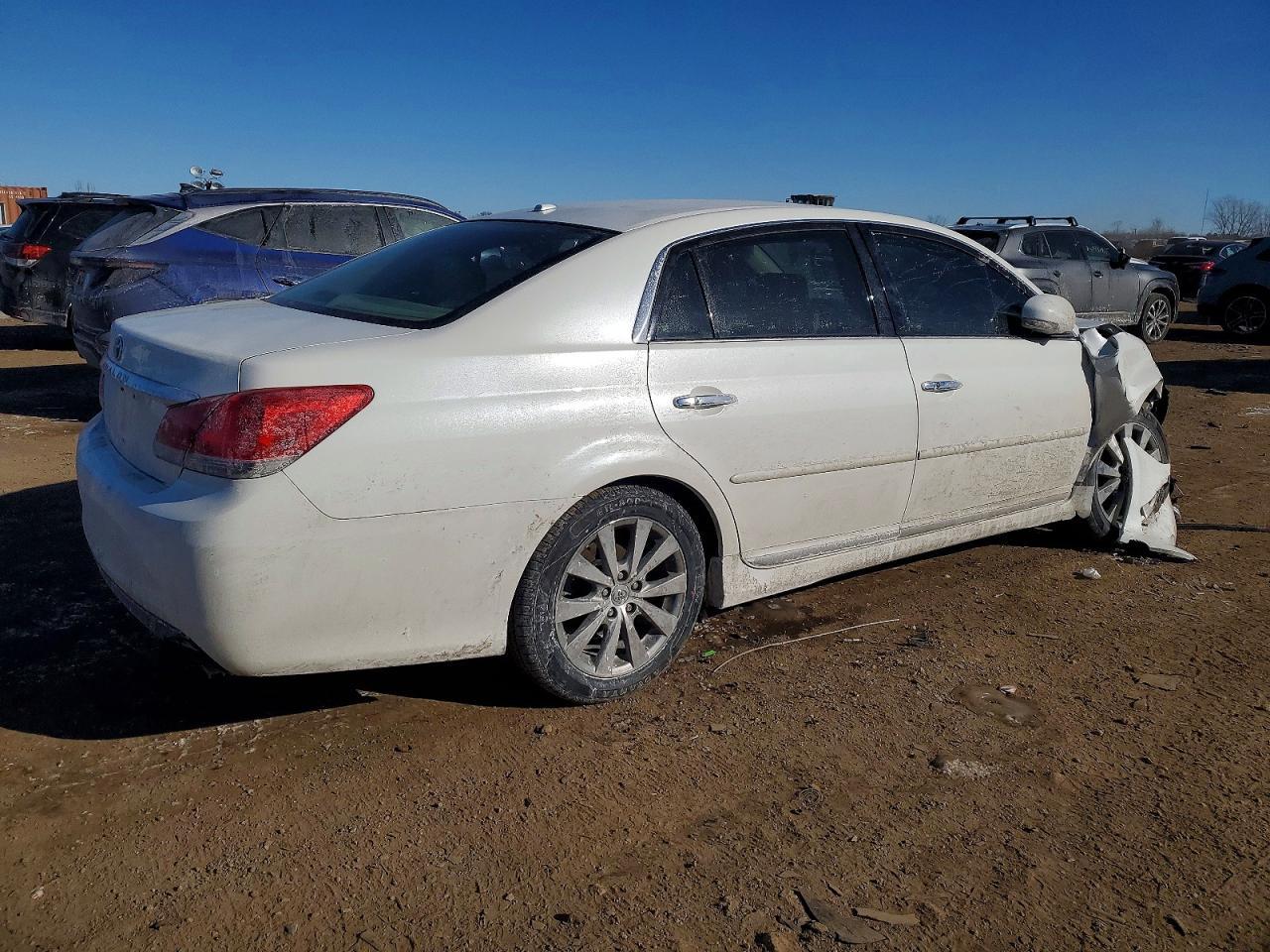 2011 TOYOTA Avalon