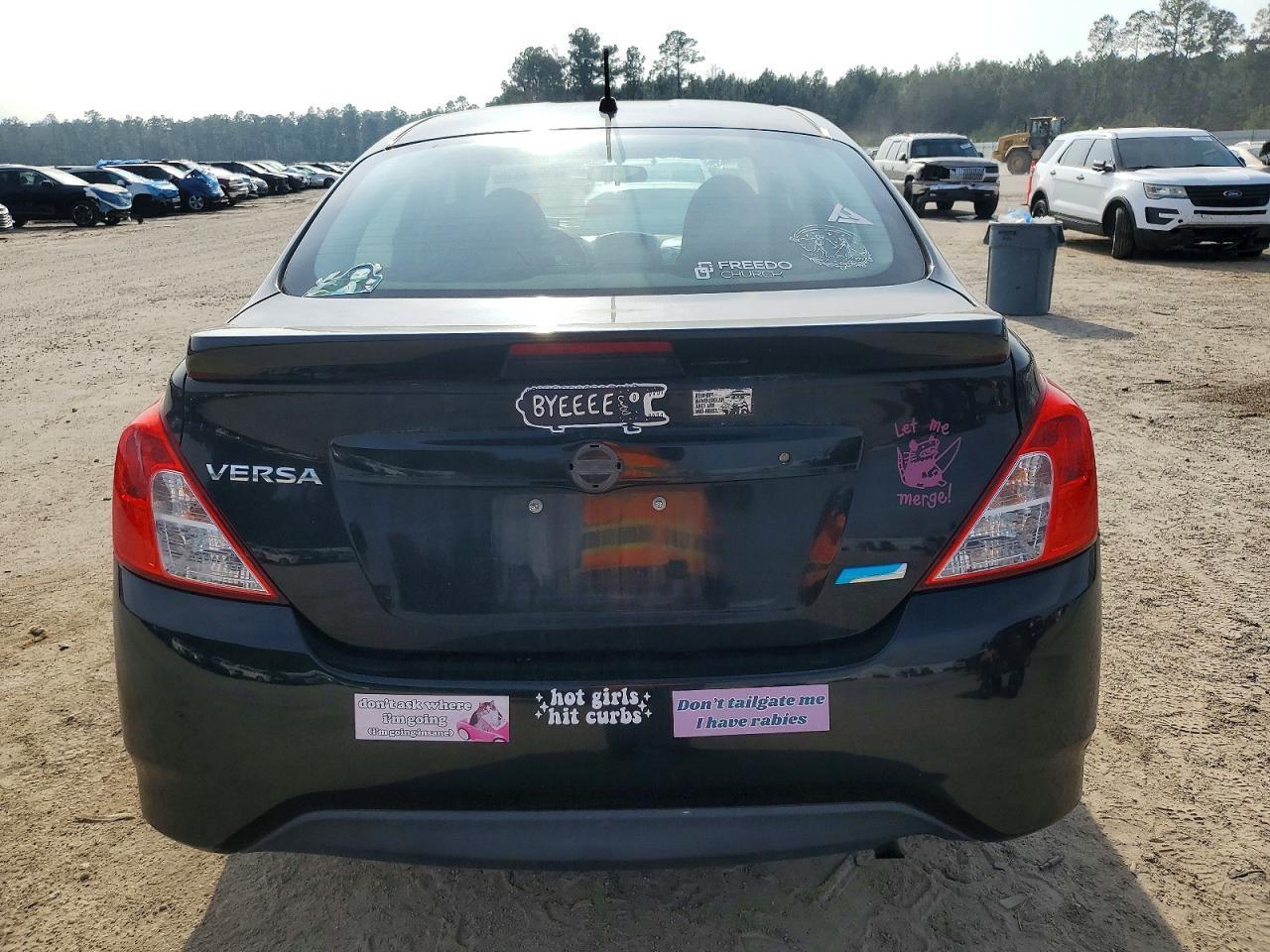 2015 NISSAN VERSA