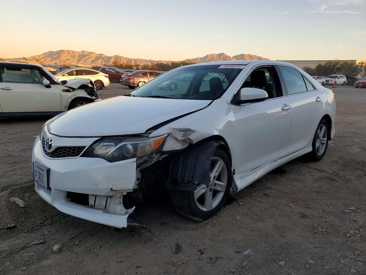 2014 TOYOTA CAMRY