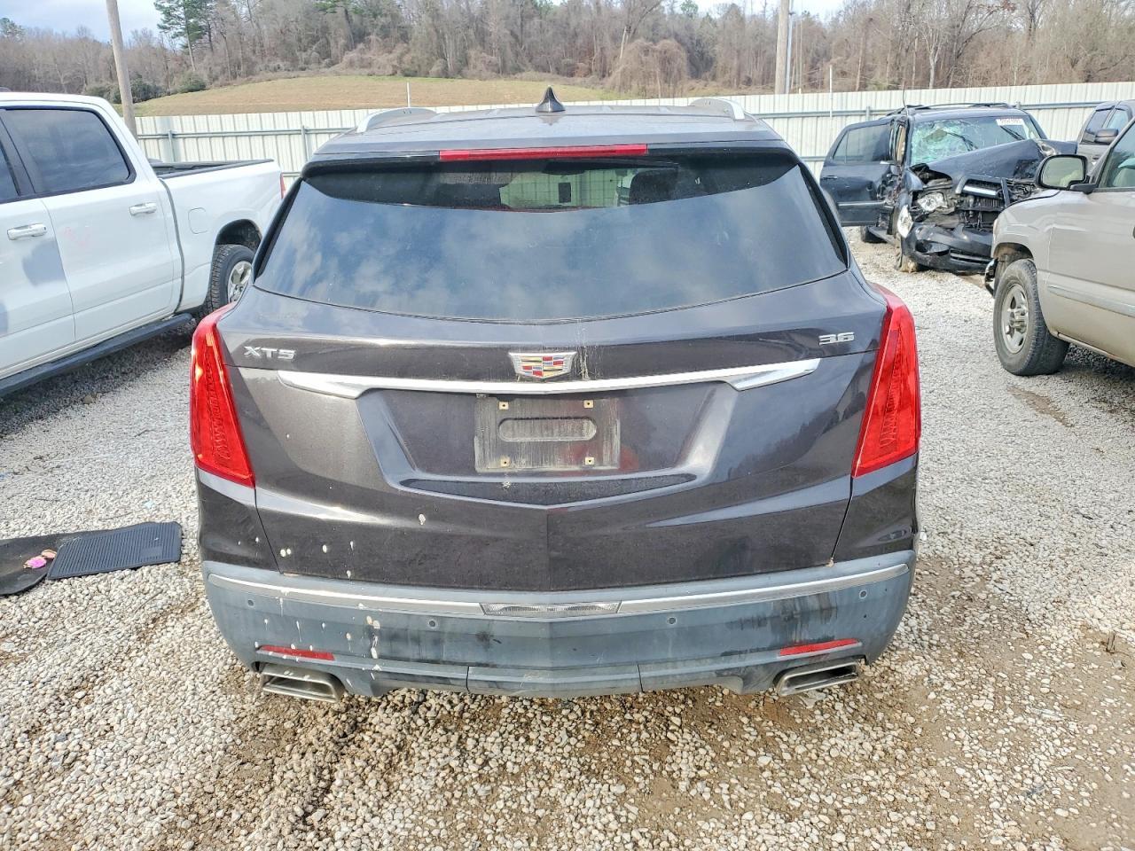 2017 CADILLAC XT5