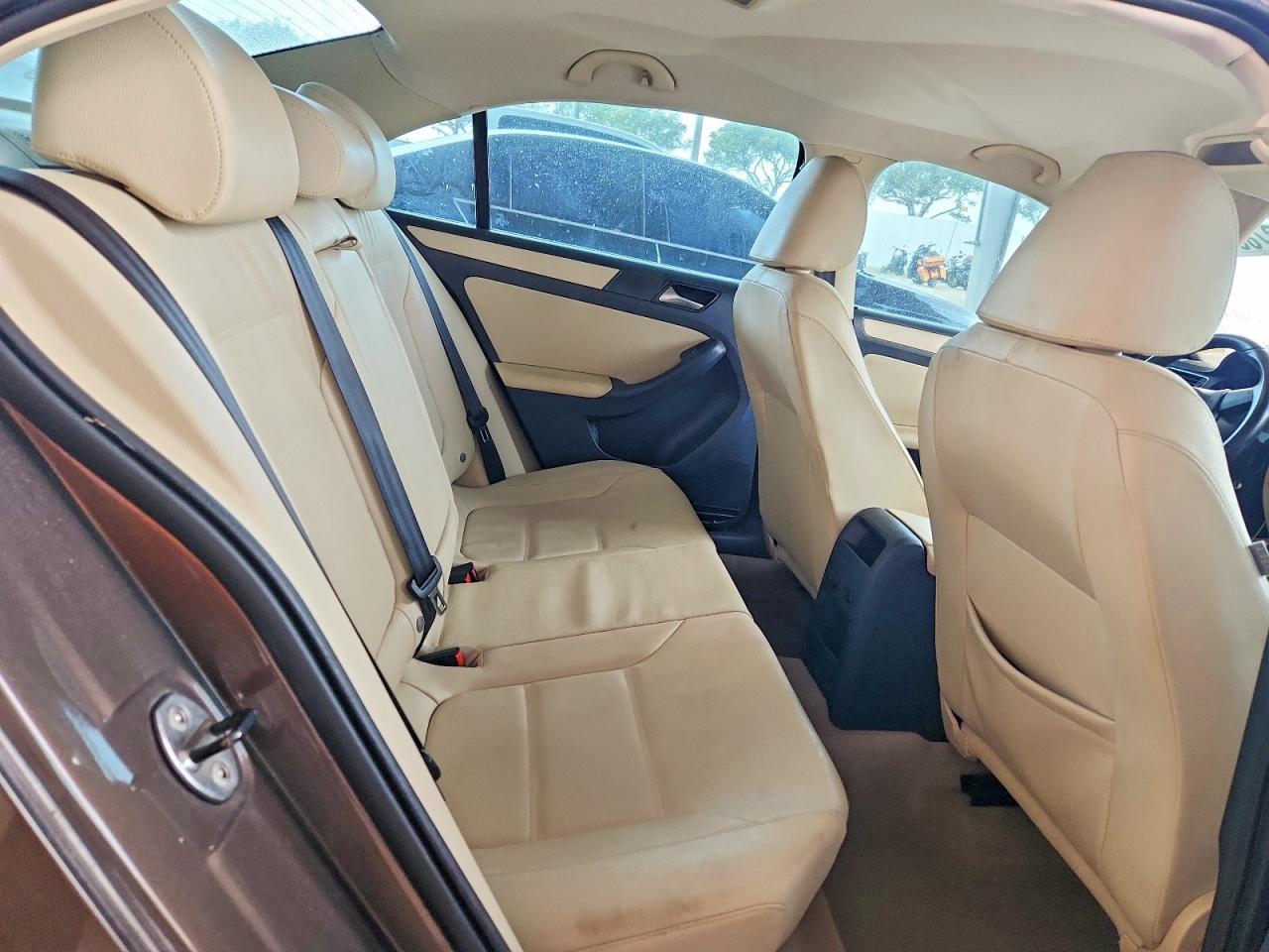 2011 VOLKSWAGEN JETTA