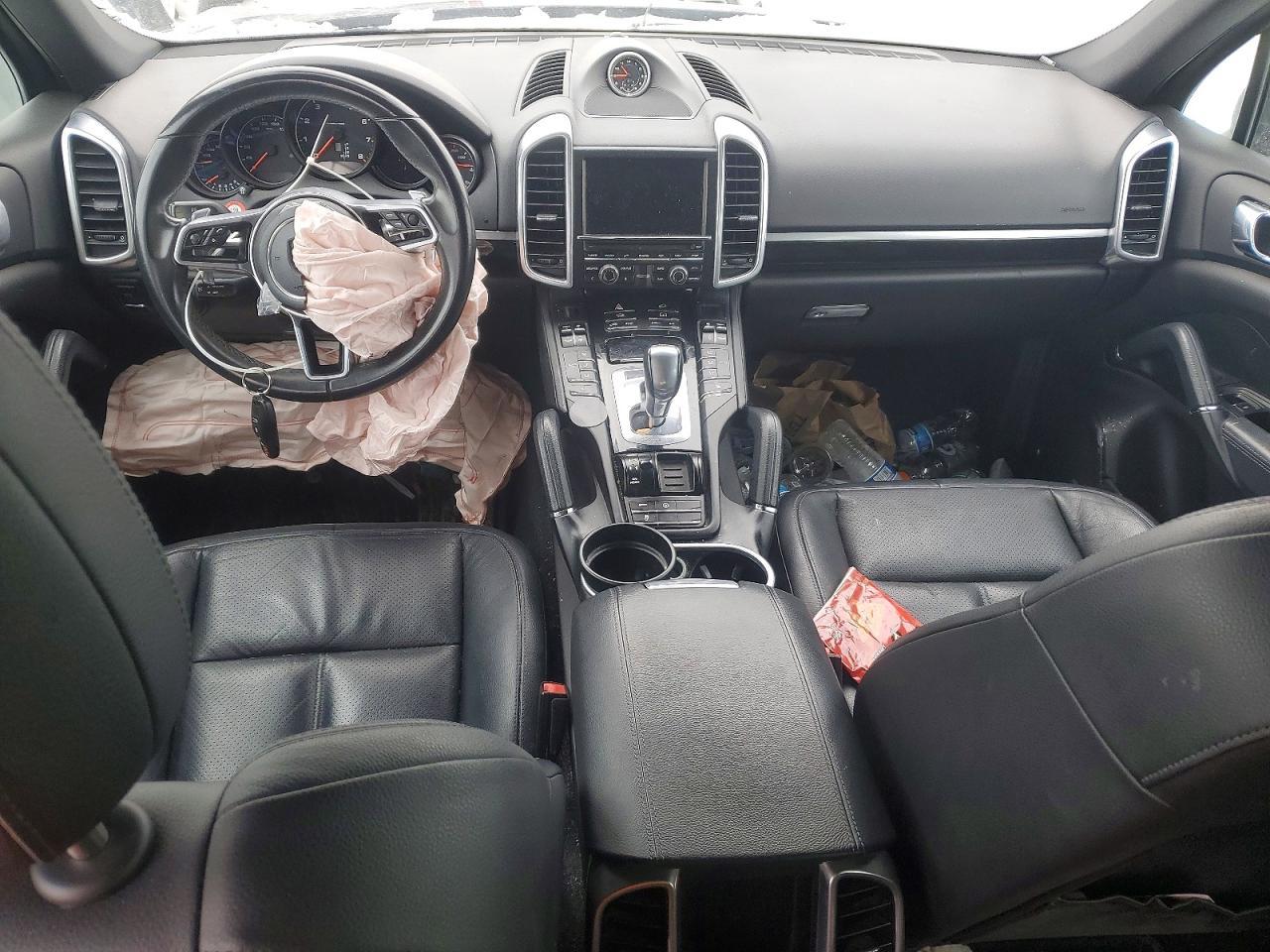 2016 PORSCHE CAYENNE