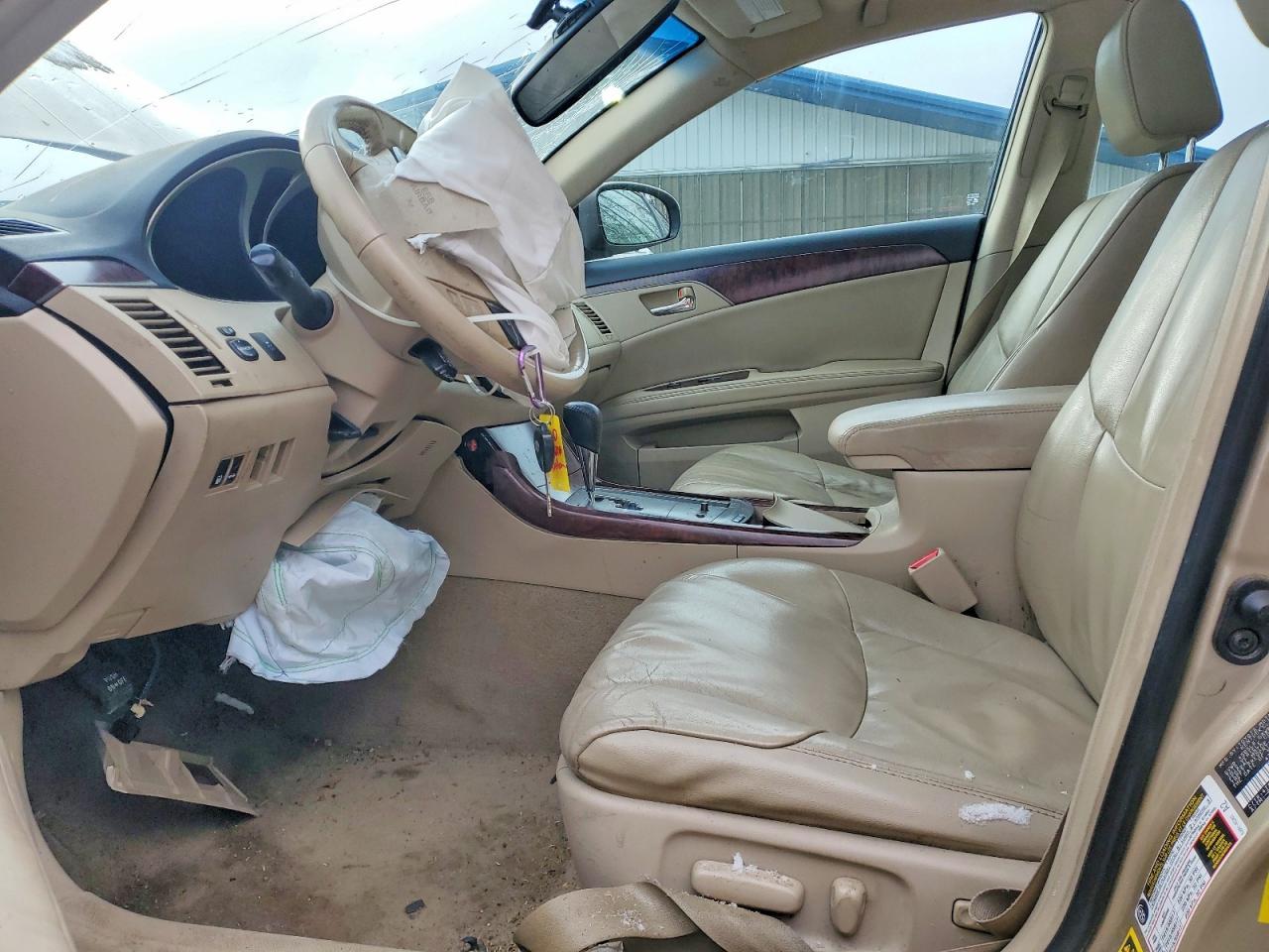 2011 TOYOTA Avalon