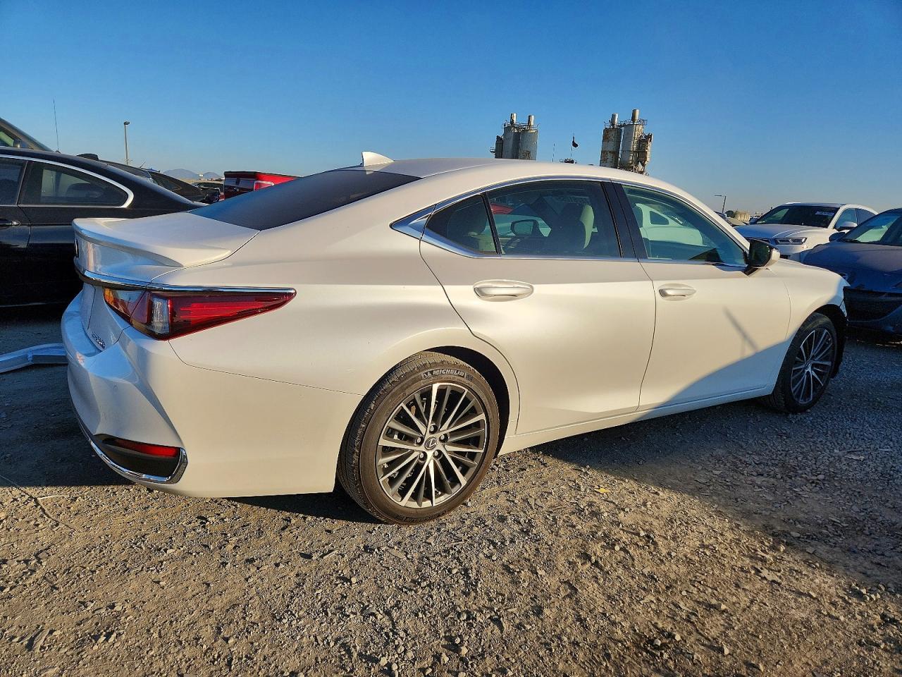 2025 LEXUS ES 300H