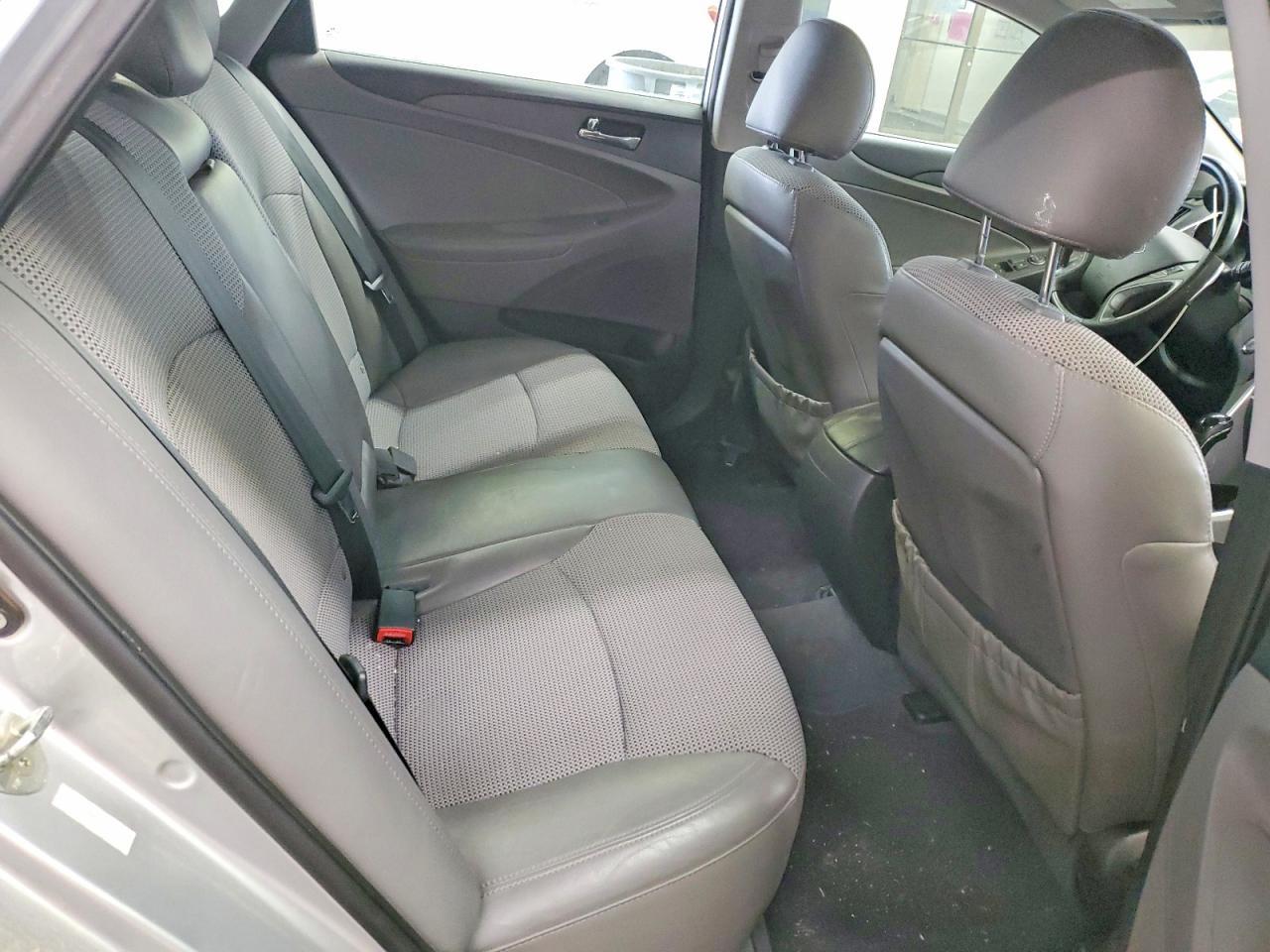 2011 HYUNDAI SONATA