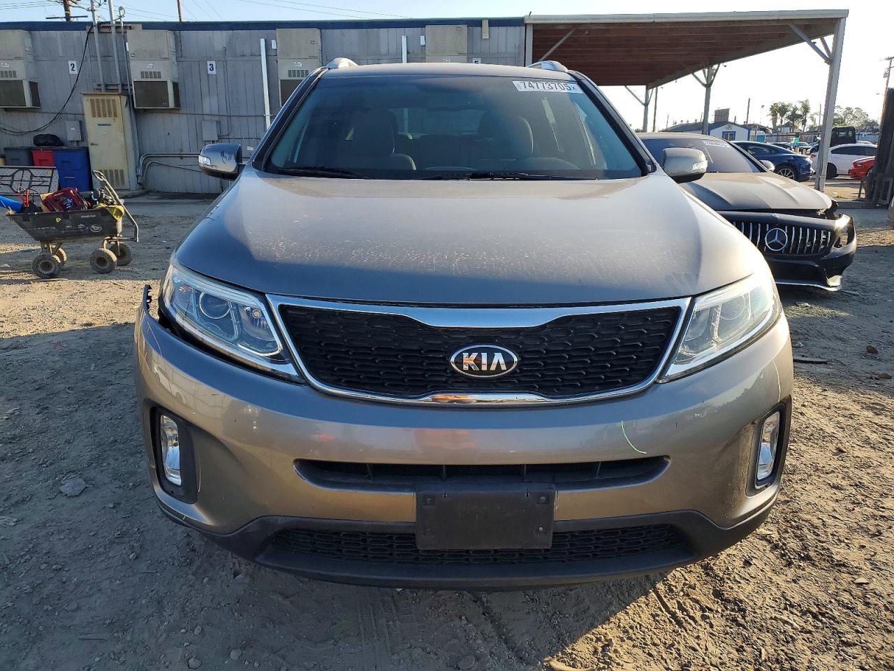 2015 KIA SORENTO