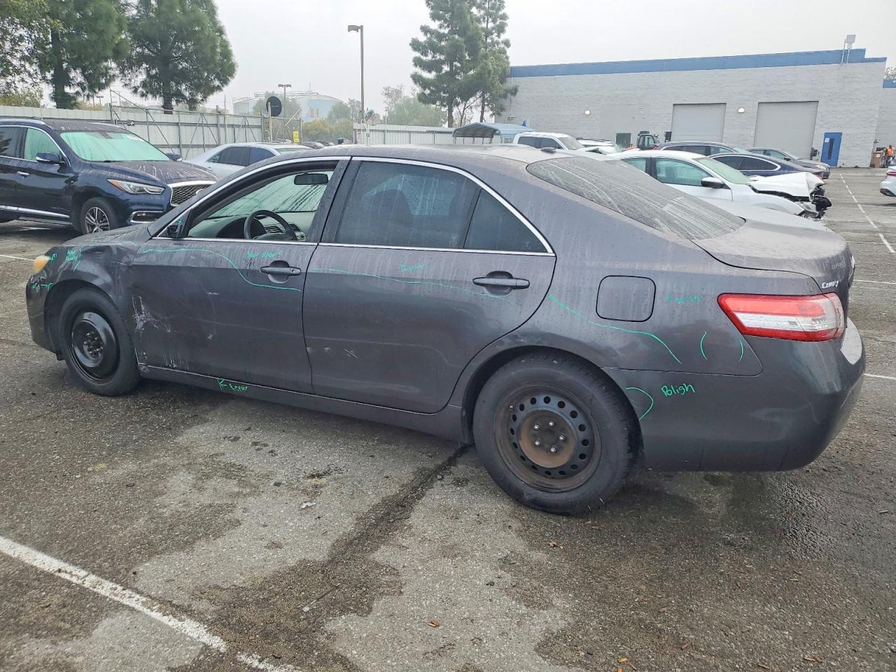 2011 TOYOTA CAMRY