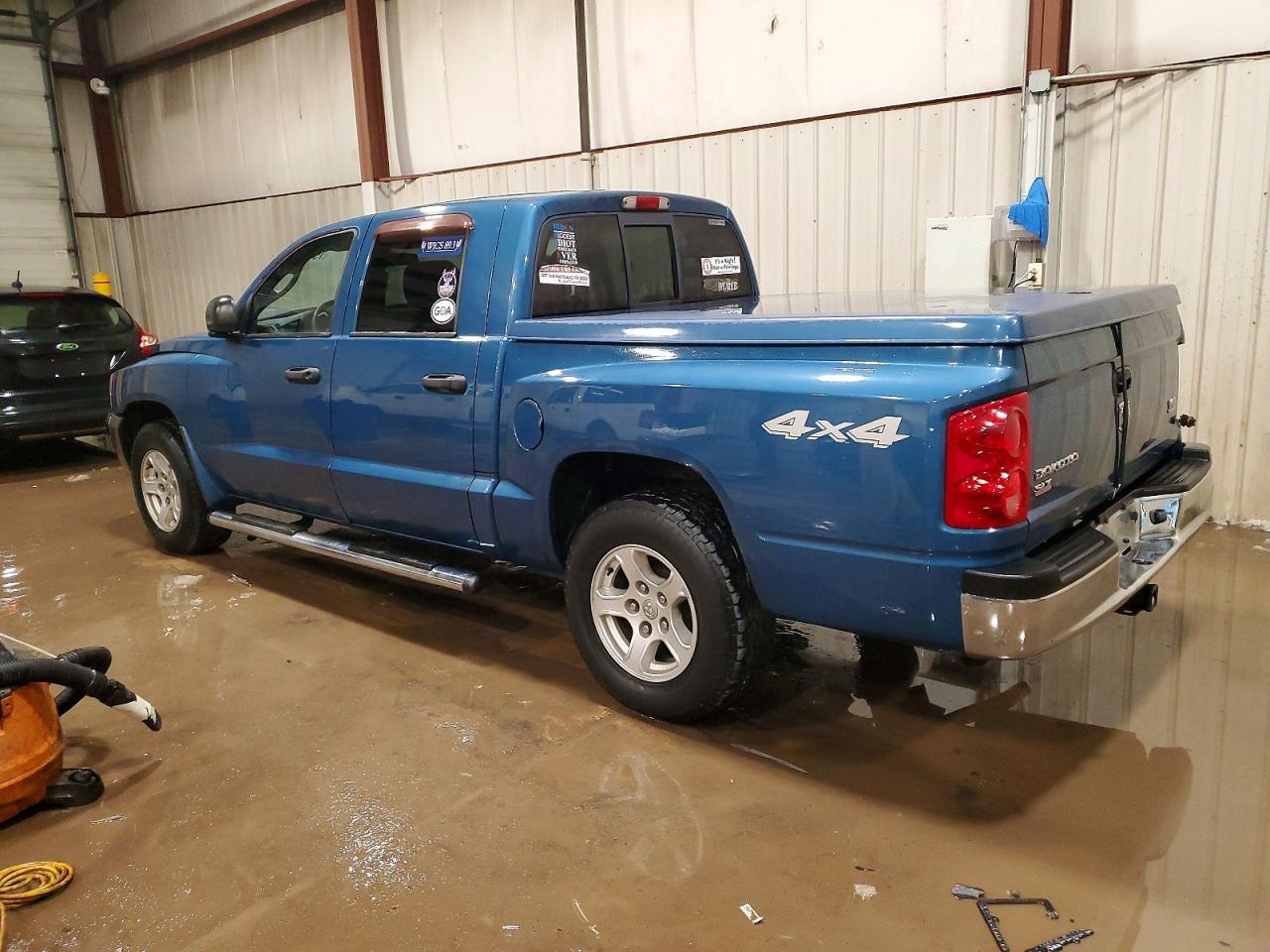 2005 DODGE Dakota