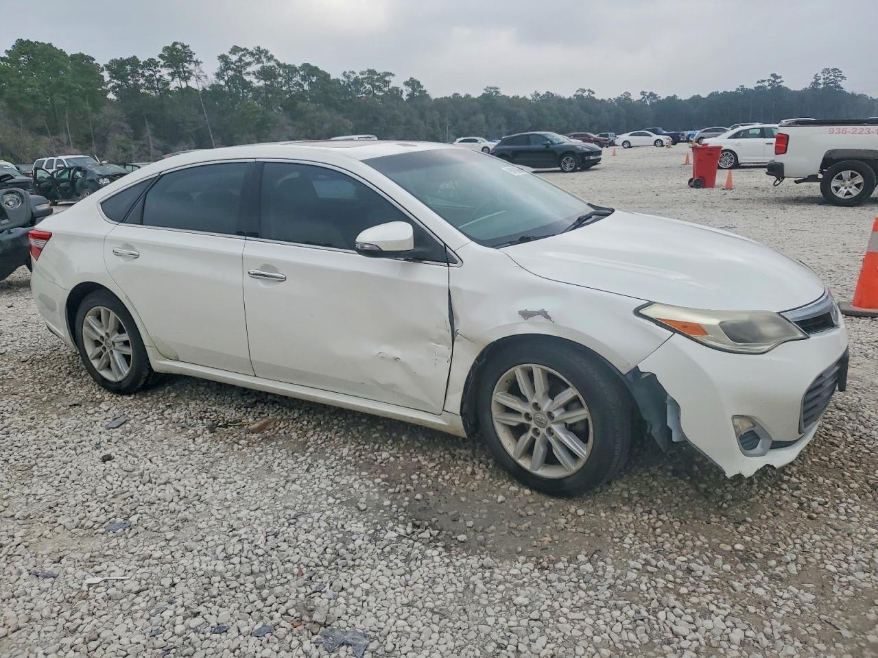 2013 TOYOTA Avalon