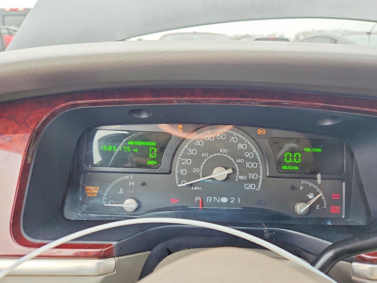 2004 LINCOLN Town Car