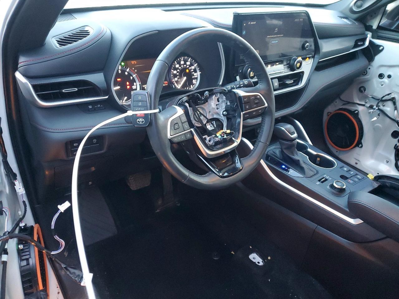 2024 TOYOTA HIGHLANDER