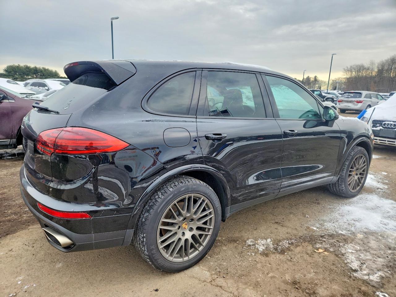 2018 PORSCHE CAYENNE