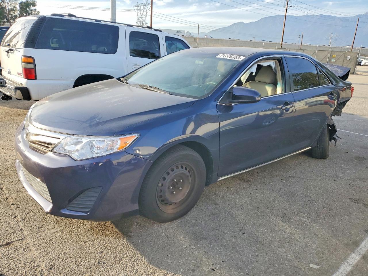 2014 TOYOTA CAMRY