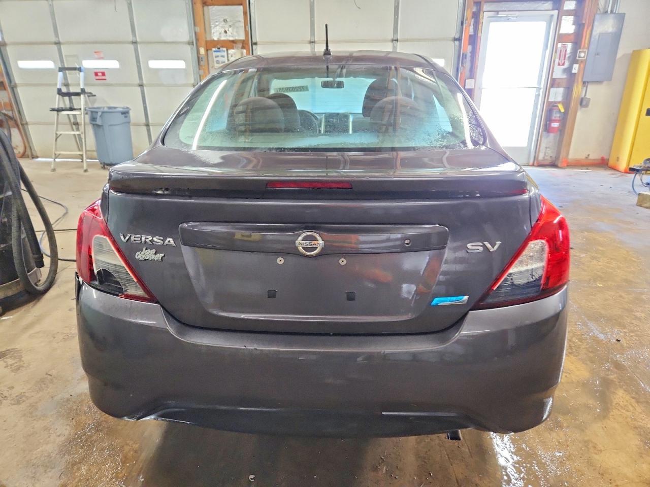 2015 NISSAN VERSA