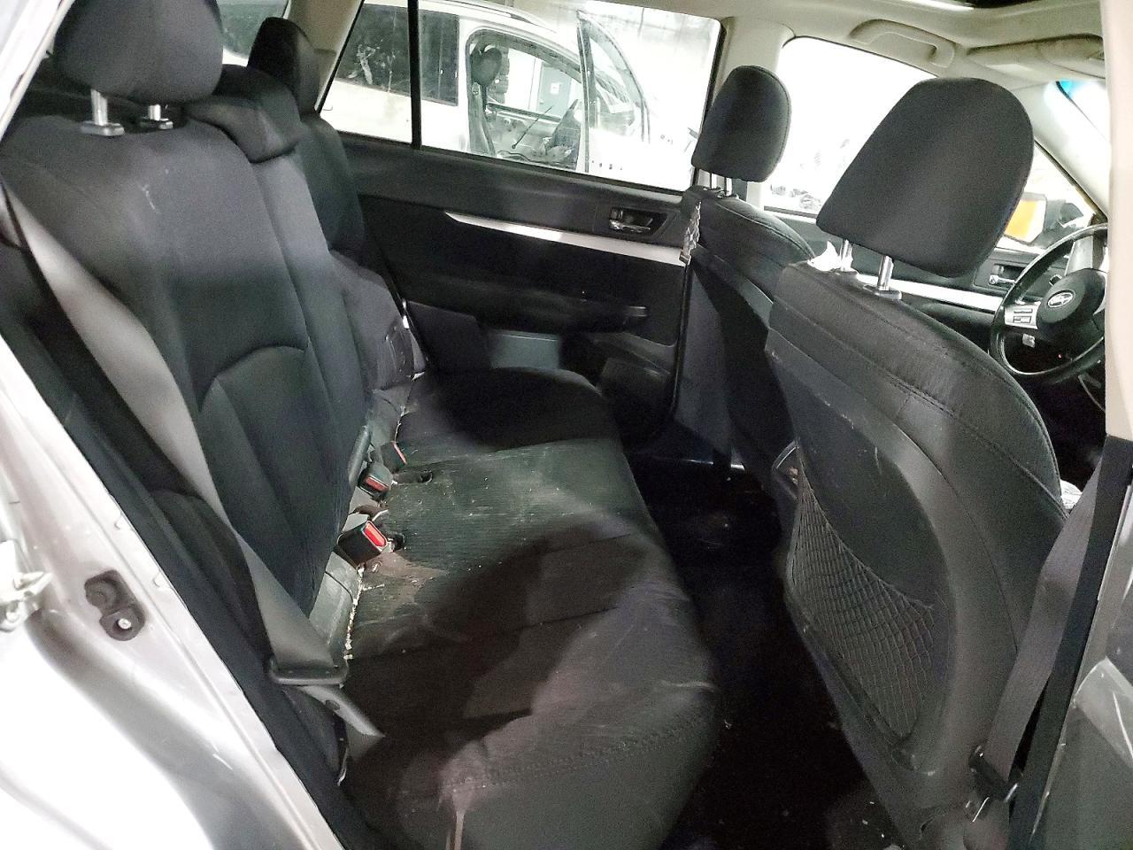 2010 SUBARU Outback