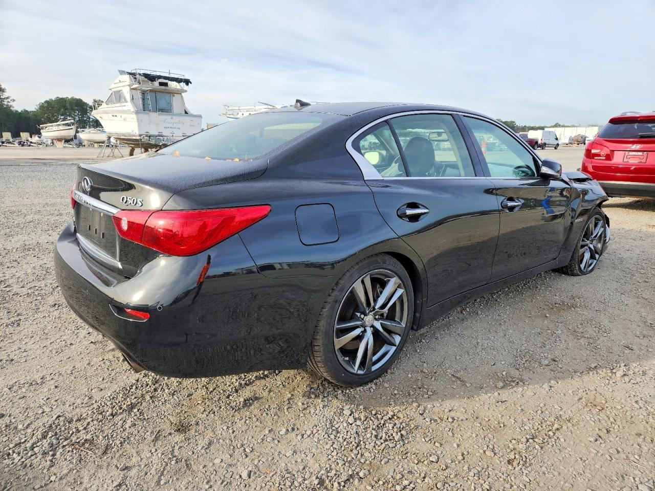 2015 INFINITI Q50