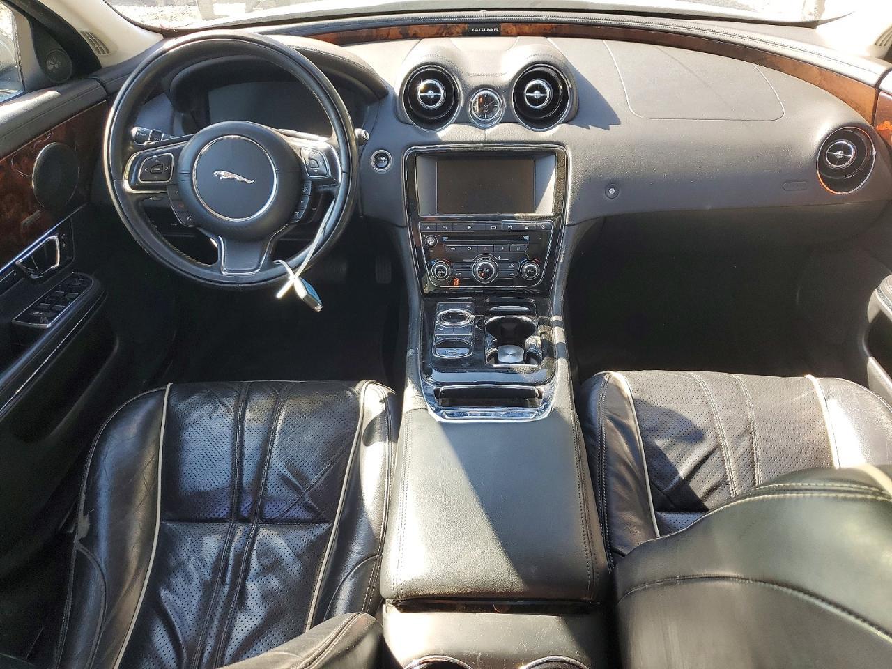 2016 JAGUAR Xj-Series
