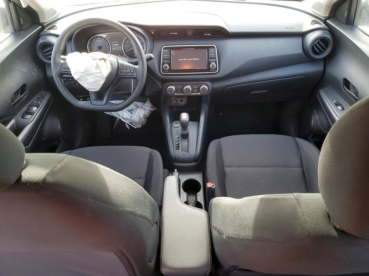 2025 NISSAN KICKS