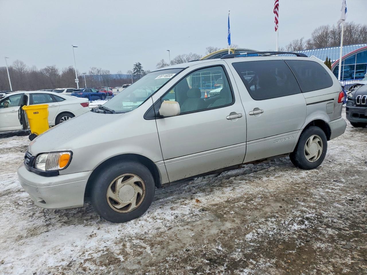 2002 TOYOTA SIENNA