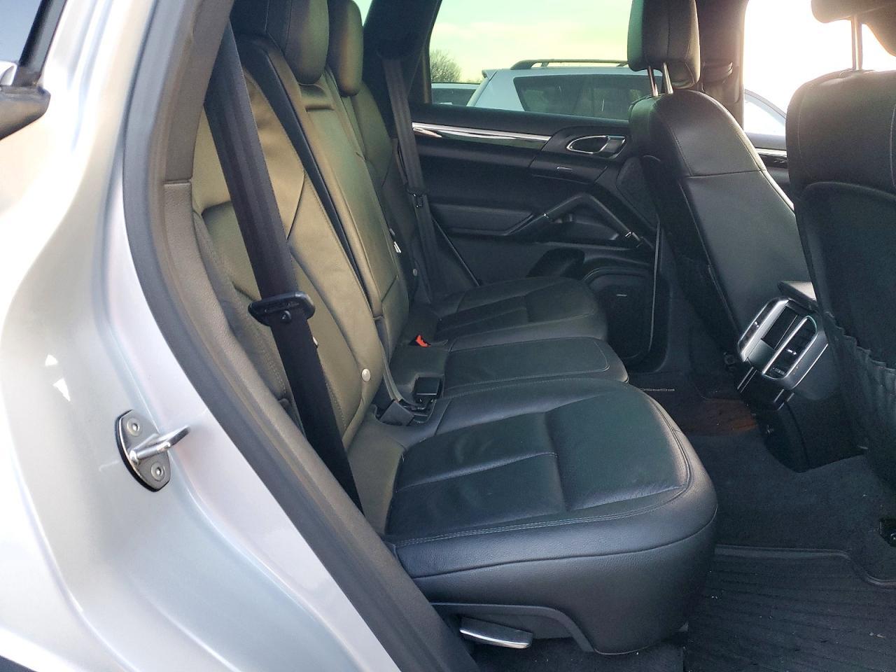 2013 PORSCHE CAYENNE