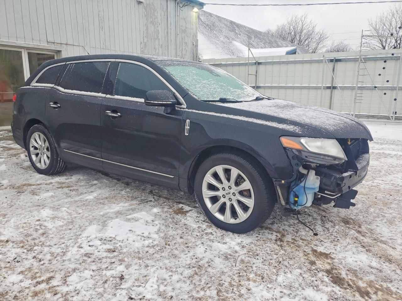 2016 LINCOLN MKT