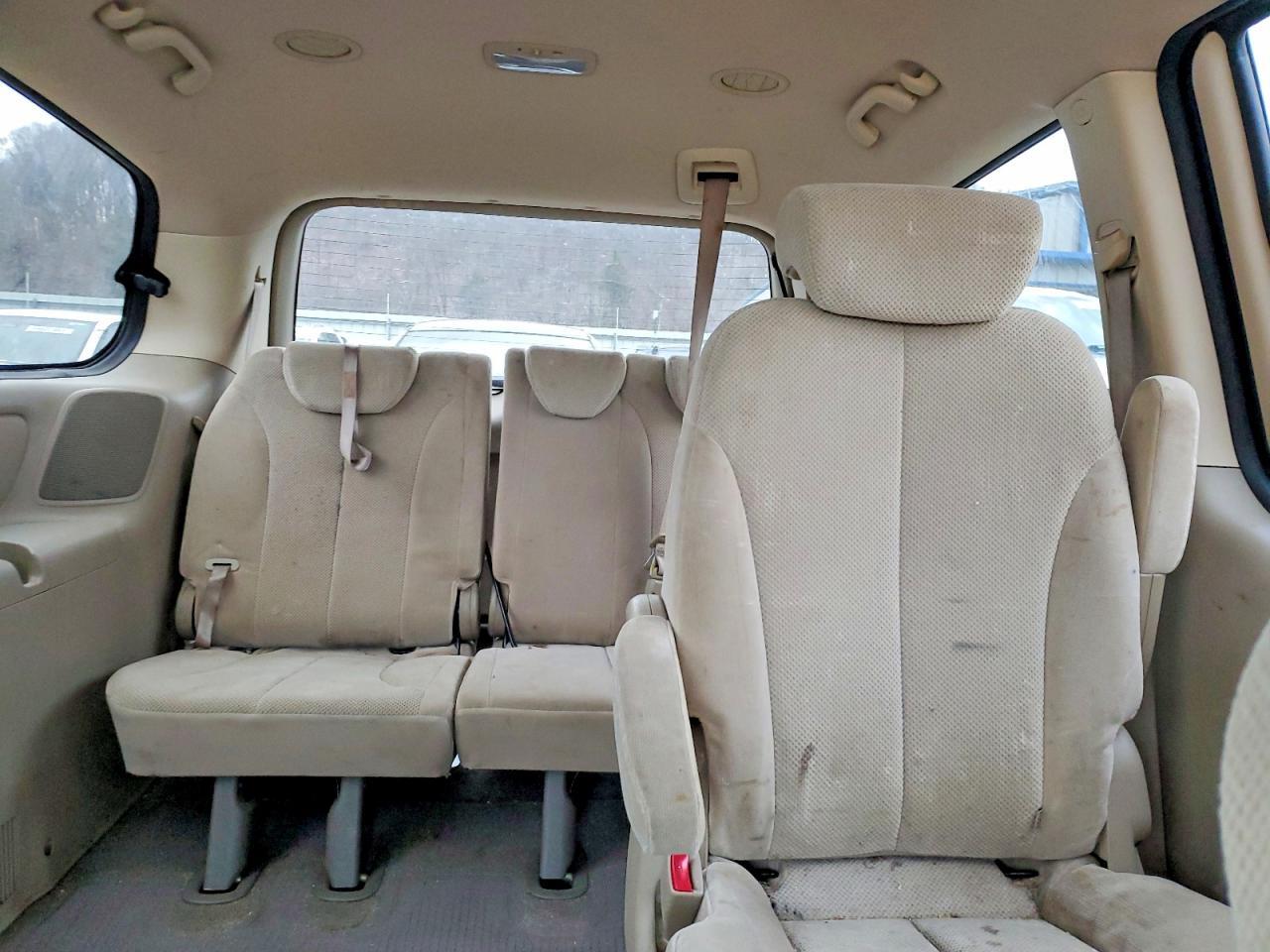 2010 KIA SEDONA