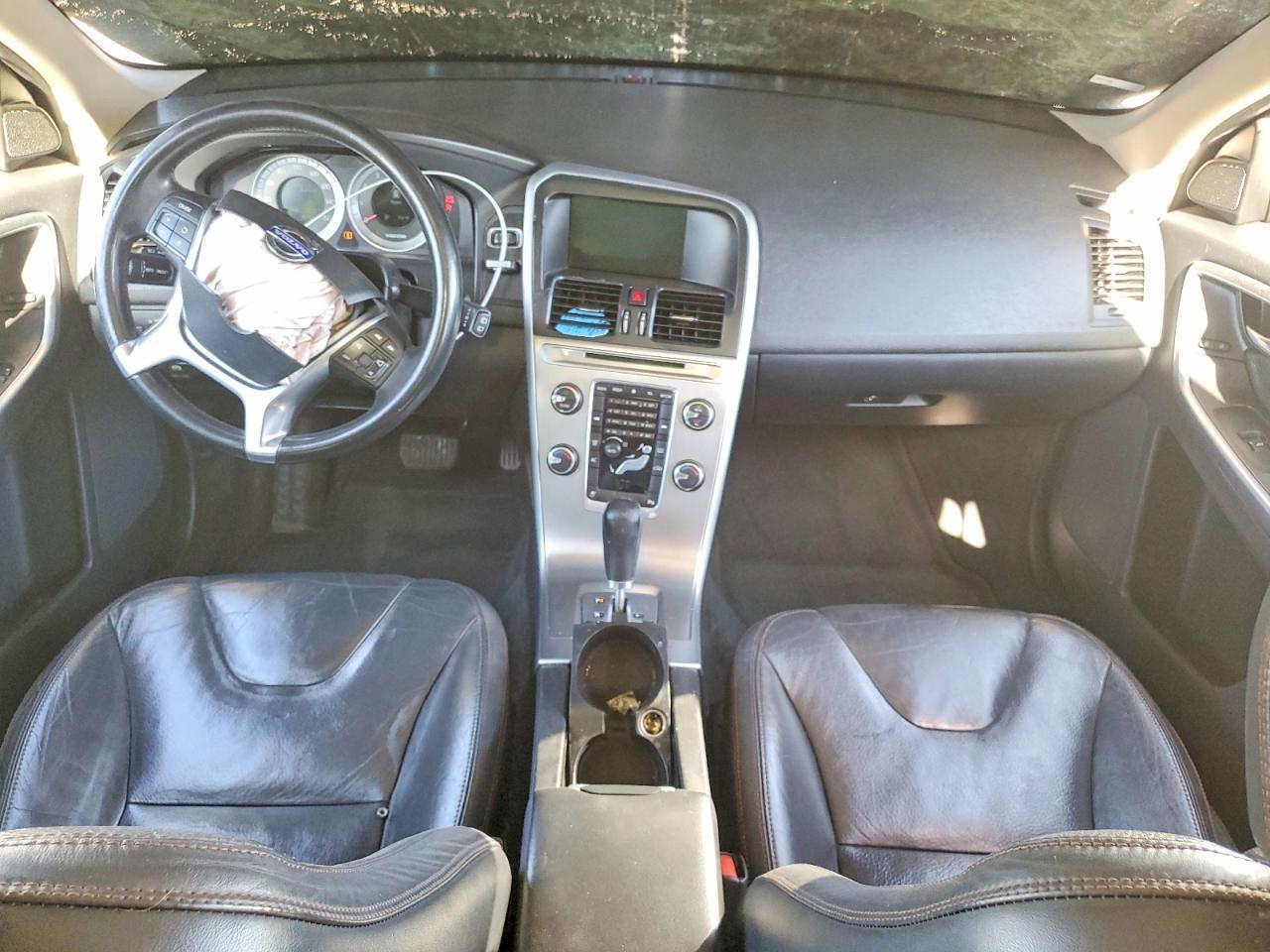 2011 VOLVO XC60