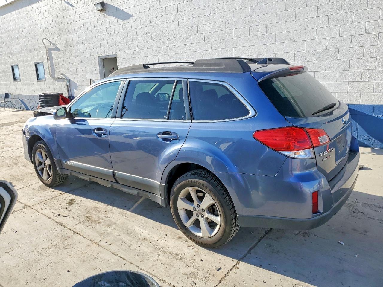 2014 SUBARU Outback
