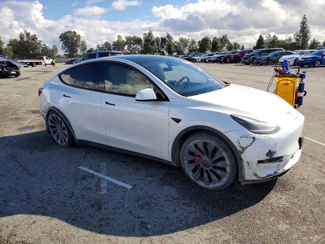 2023 TESLA MODEL Y
