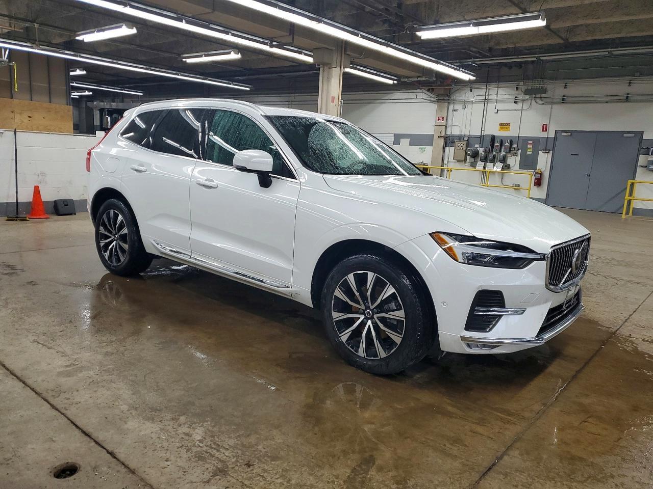 2023 VOLVO XC60
