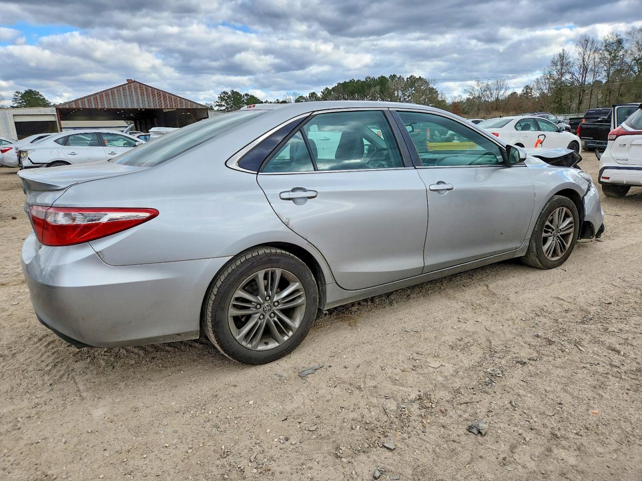 2016 TOYOTA CAMRY