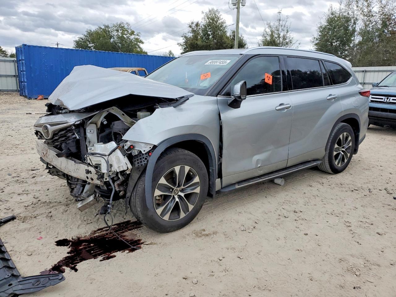 2020 TOYOTA HIGHLANDER