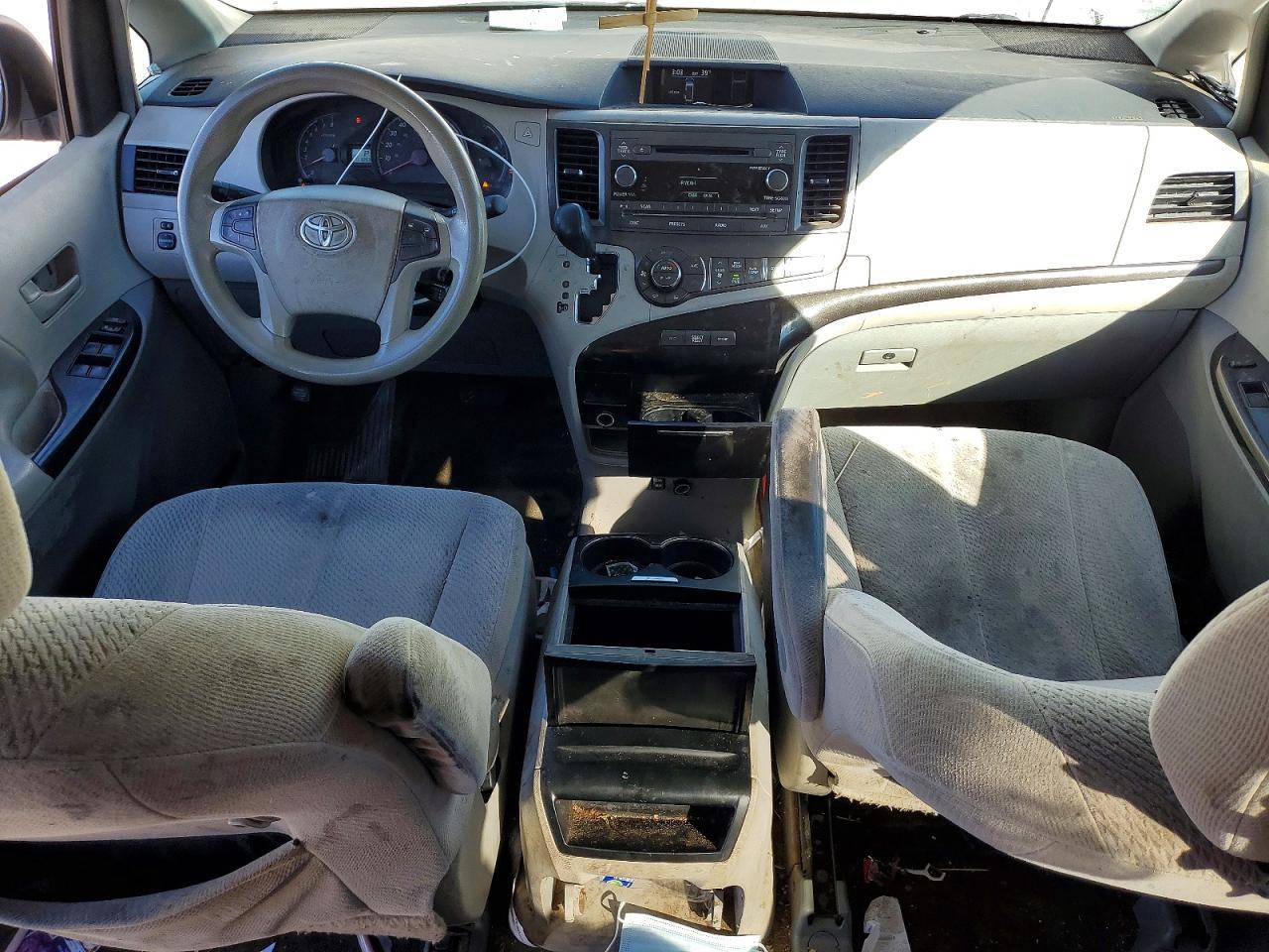2014 TOYOTA SIENNA