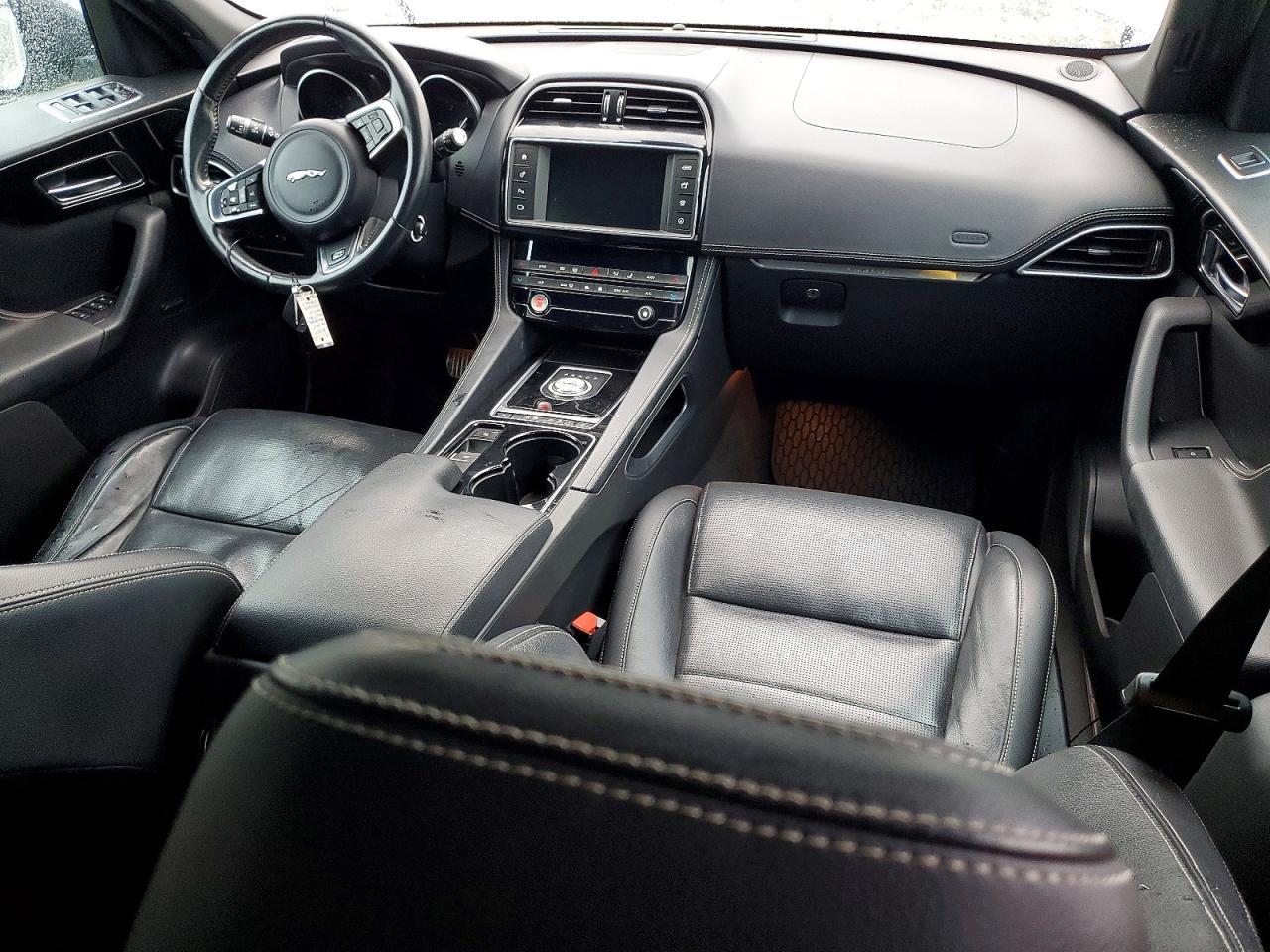 2017 JAGUAR F-Pace