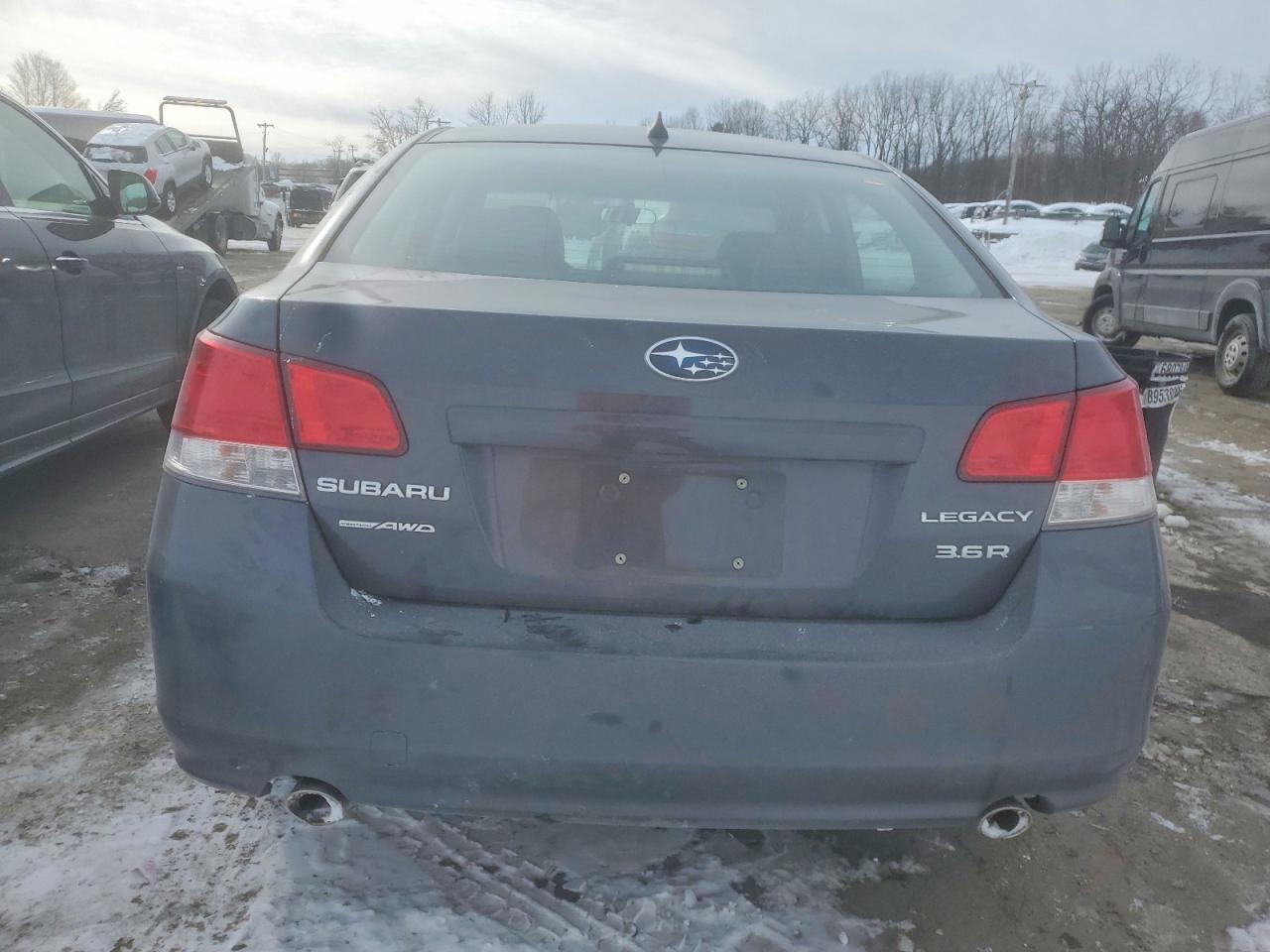 2011 SUBARU Legacy