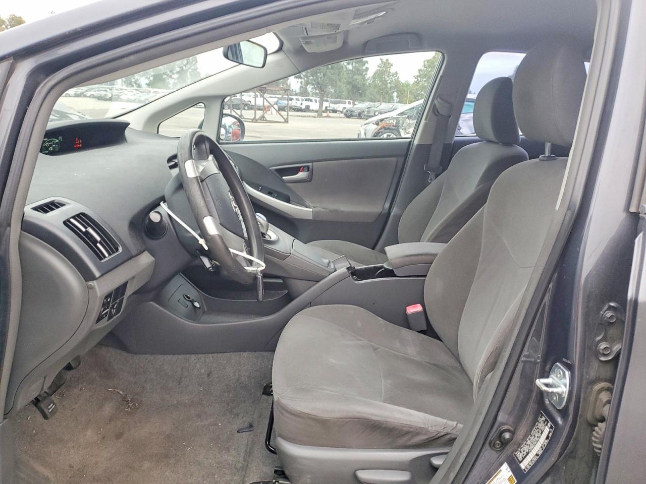2011 TOYOTA PRIUS