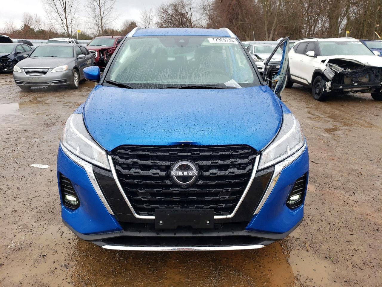 2025 NISSAN KICKS