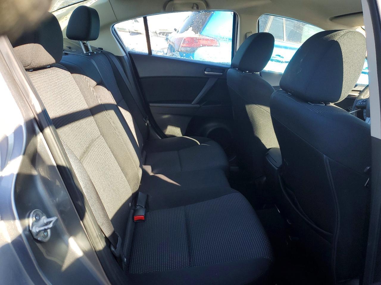 2013 MAZDA 3