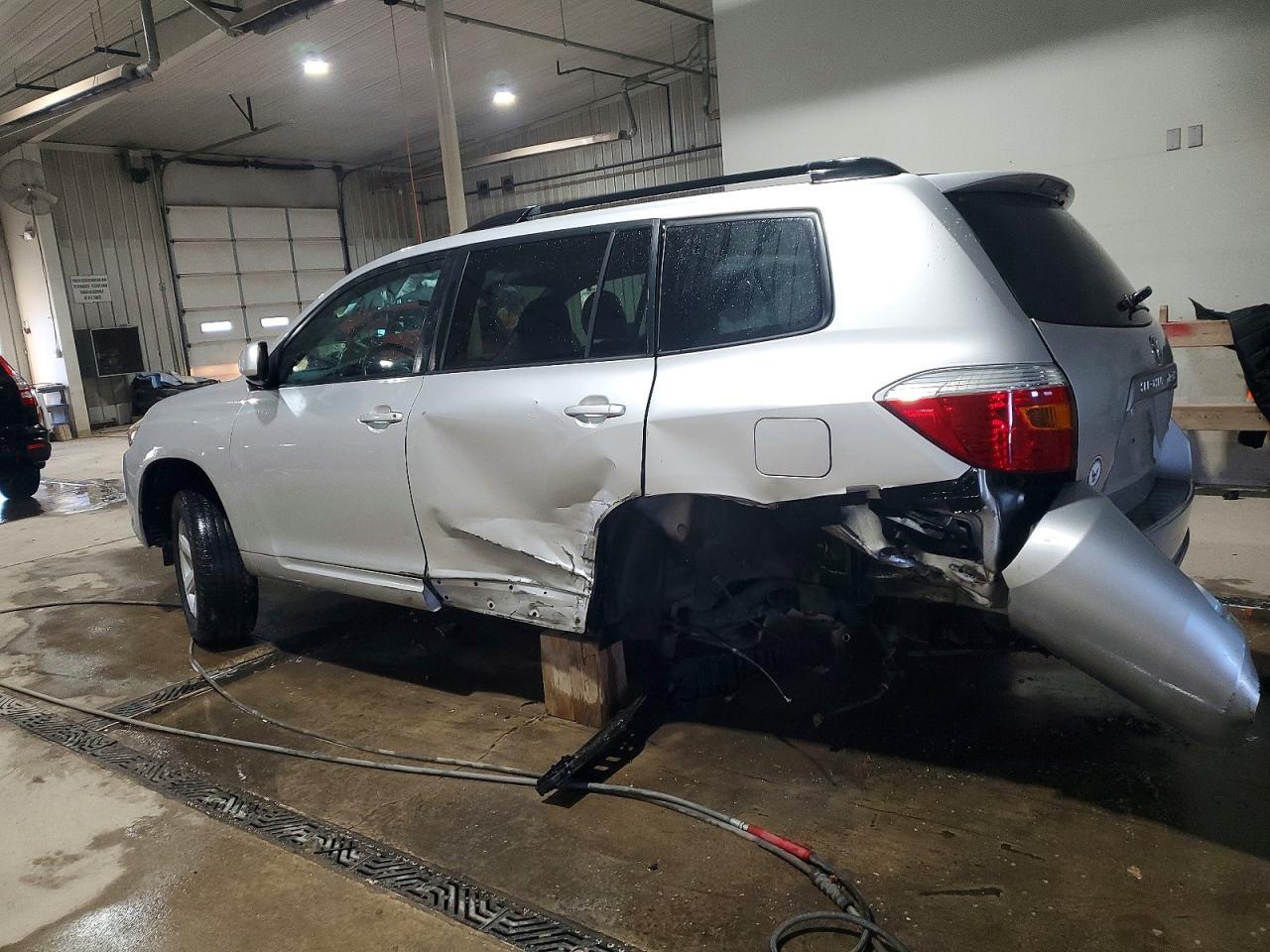 2010 TOYOTA HIGHLANDER