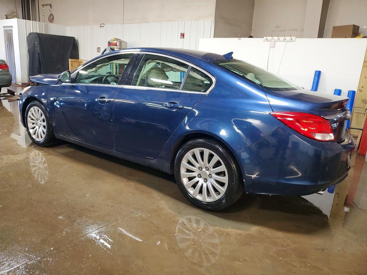2011 BUICK Regal