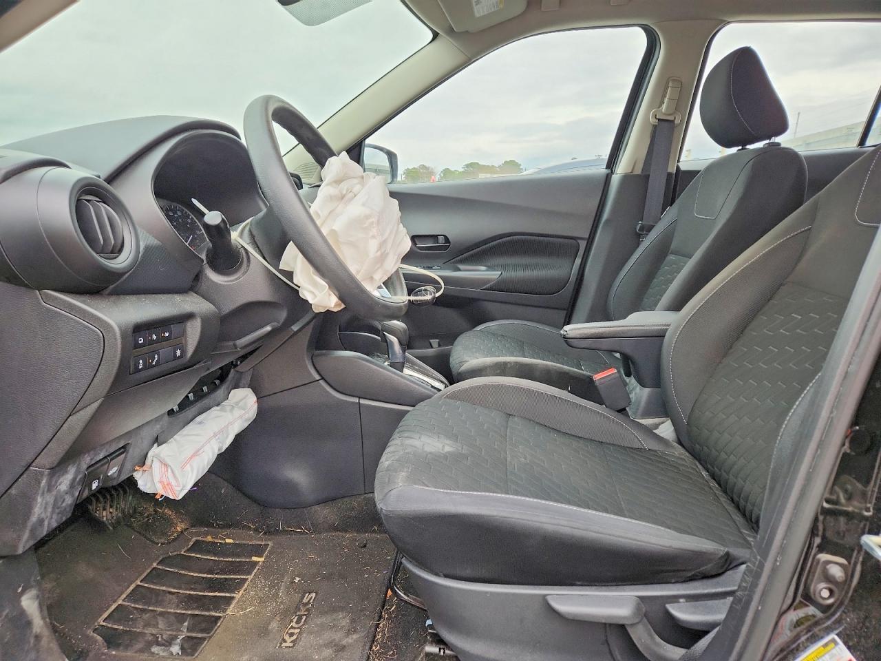 2021 NISSAN KICKS