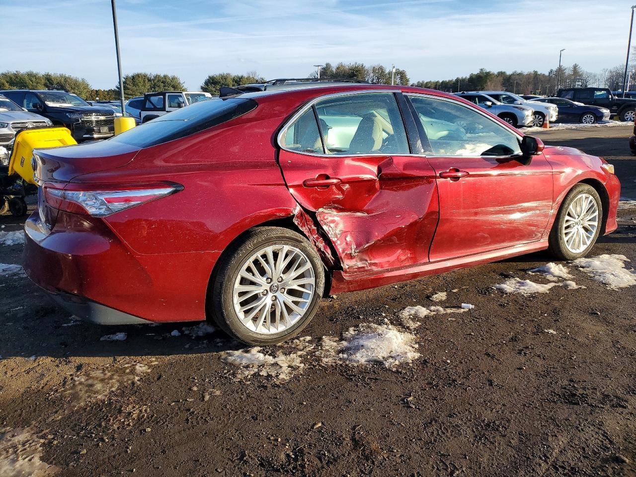 2018 TOYOTA CAMRY