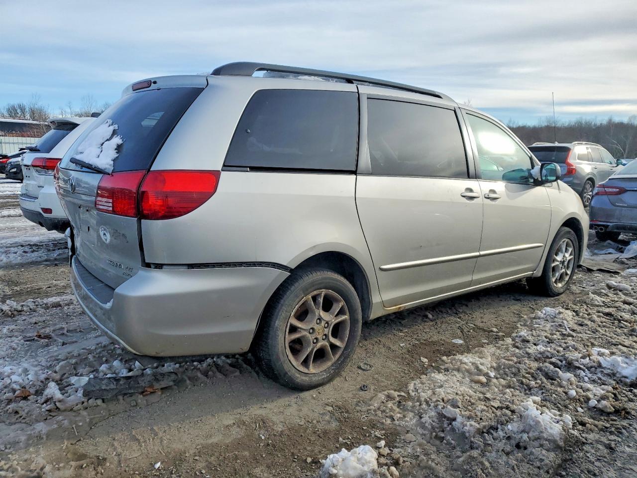 2004 TOYOTA SIENNA
