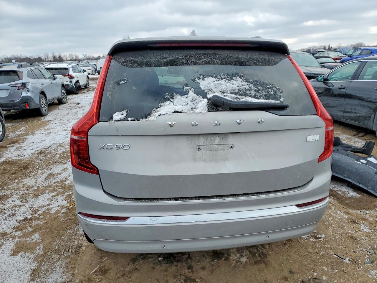 2023 VOLVO XC90
