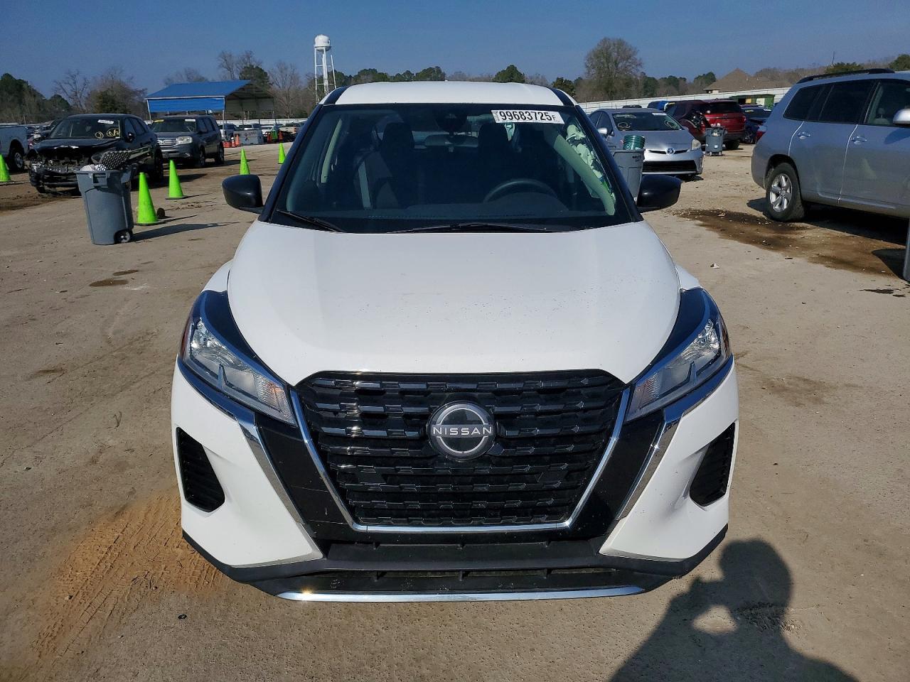 2023 NISSAN KICKS