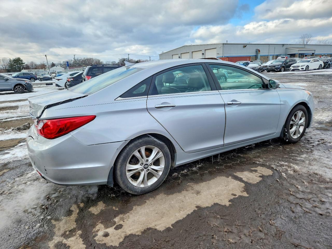 2011 HYUNDAI SONATA